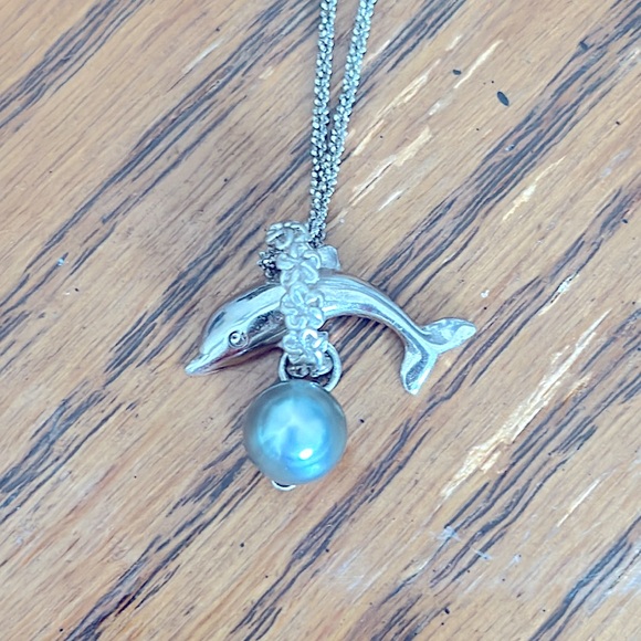 Vintage Sterling Silver Pearl And Dolphin 🐬 Necklace - Picture 3 of 5